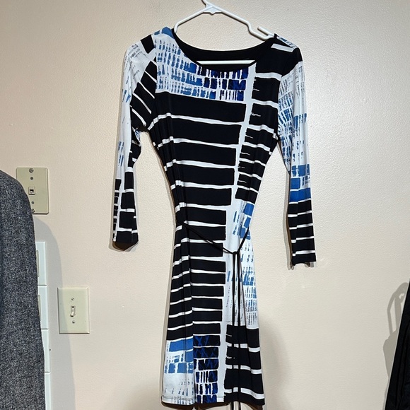 Ivanka Trump Dresses & Skirts - Ivanka Trump Black and Blue Patterned Dress